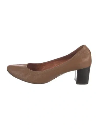 Pre-owned Lanvin Leather Pumps In Brown/neutrals