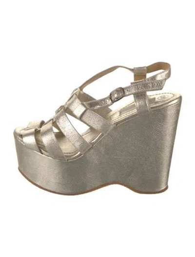 Pre-owned Lanvin Leather Pumps In Gold