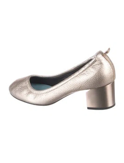 Pre-owned Lanvin Leather Pumps In Gold/metallic