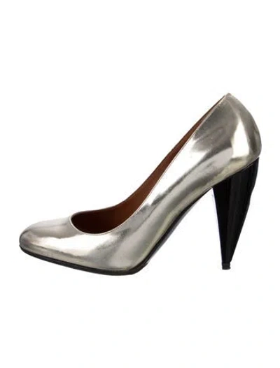 Pre-owned Lanvin Leather Pumps In Silver