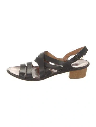 Pre-owned Lanvin Leather Sandals In Black