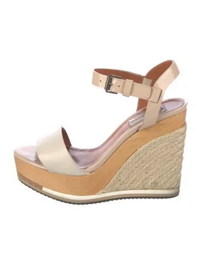 Pre-owned Lanvin Leather Sandals In Neutrals