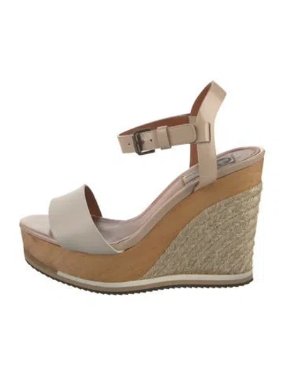 Pre-owned Lanvin Leather Sandals In Neutrals