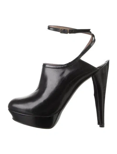 Pre-owned Lanvin Leather T-strap Pumps In Black
