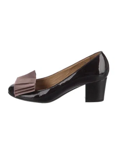 Pre-owned Lanvin Patent Leather Bow Accents Pumps In Black