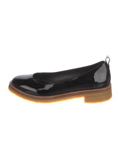 Pre-owned Lanvin Patent Leather Pumps In Black