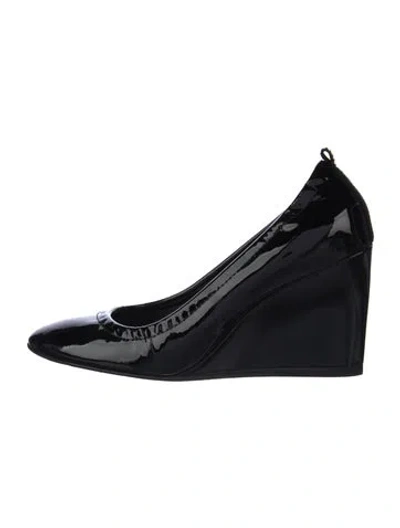 Pre-owned Lanvin Patent Leather Pumps In Black