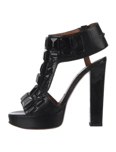 Pre-owned Lanvin Patent Leather Pumps In Black
