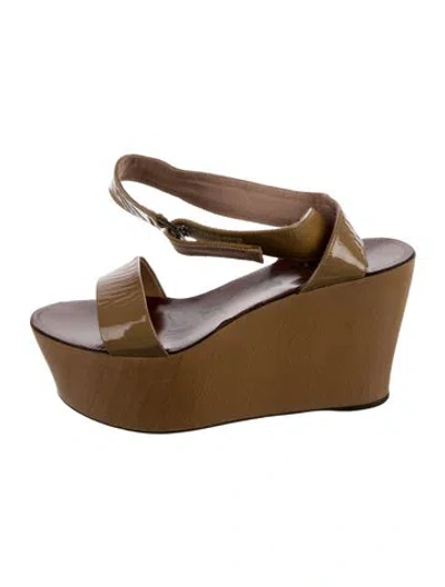 Pre-owned Lanvin Patent Leather Sandals In Neutral