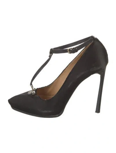 Pre-owned Lanvin Satin Pumps In Black