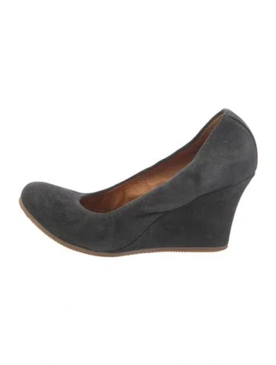 Pre-owned Lanvin Suede Pumps In Blue