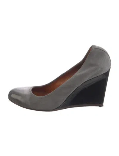 Pre-owned Lanvin Suede Pumps In Gray