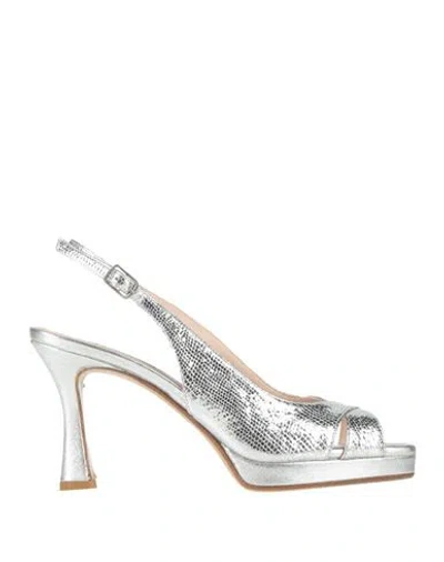 Lara May Woman Sandals Silver Size 7 Leather