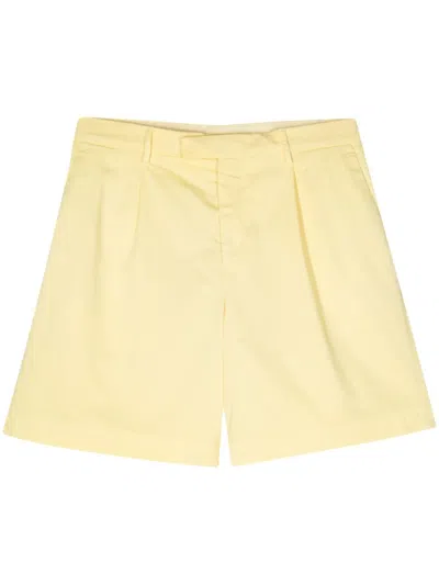 Lardini Pleat-detailing Bermuda Shorts In 黄色