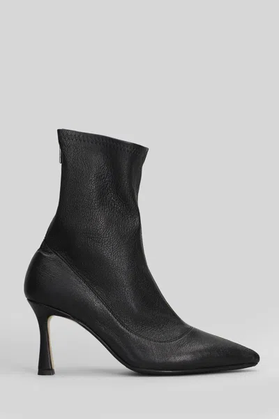 L'arianna High Heels Ankle Boots In Black