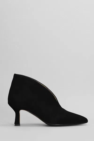 L'arianna High Heels Ankle Boots In Black