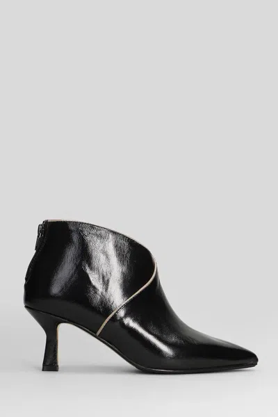 L'arianna High Heels Ankle Boots In Black