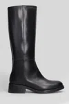 L'arianna Low Heels Boots In Black