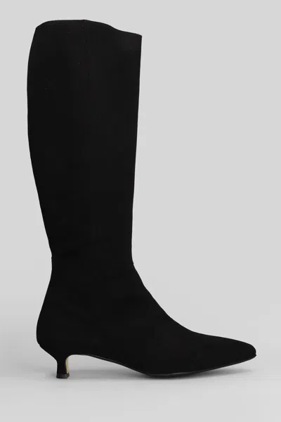 L'arianna Low Heels Boots In Black
