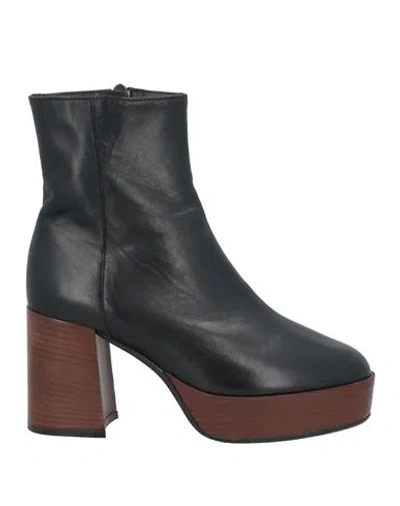L'arianna Woman Ankle Boots Black Size 6 Leather