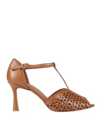 L'arianna Woman Pumps Tan Size 6 Leather In Brown