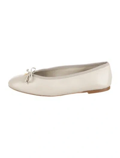 Pre-owned Larroude Leather Bow Accents Ballet Flats In Neutral