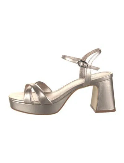 Pre-owned Larroude Leather Cutout Accent Sandals