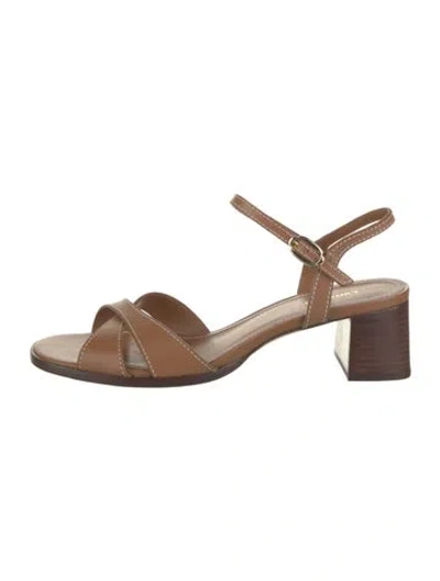Pre-owned Larroude Leather Cutout Accent Sandals In Neutral
