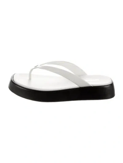 Pre-owned Larroude Leather Flip Flops In Black/white