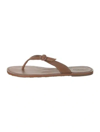 Pre-owned Larroude Leather Flip Flops In Neutrals