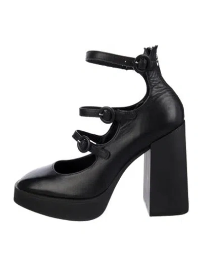 Pre-owned Larroude Leather Pumps In Black