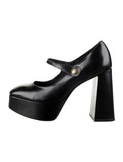 Pre-owned Larroude Leather Pumps In Black