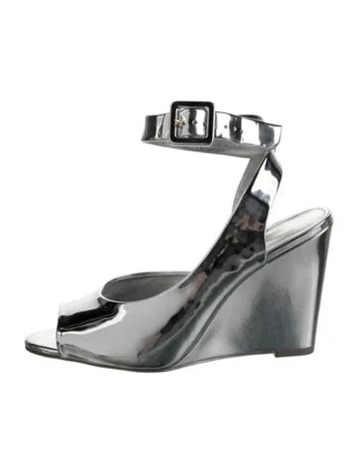 Pre-owned Larroude Leather Sandals