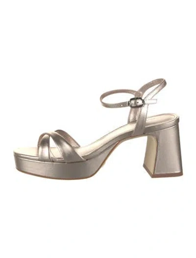 Pre-owned Larroude Leather Sandals