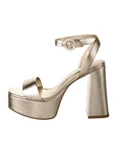 Pre-owned Larroude Leather Sandals In Gold/metallic