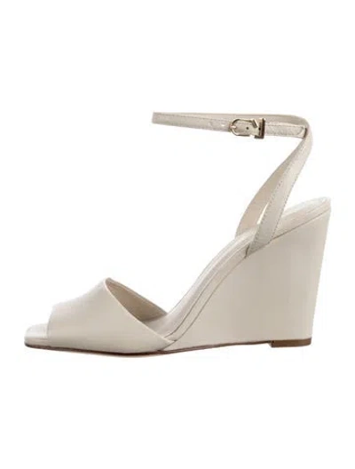 Pre-owned Larroude Leather Sandals In Neutrals