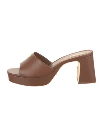 Pre-owned Larroude Leather Slides In Brown