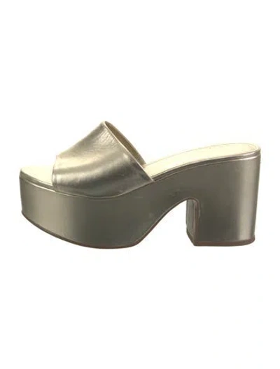 Pre-owned Larroude Leather Slides In Gold