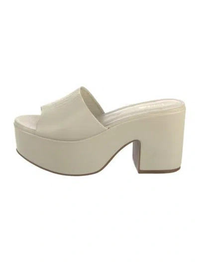 Pre-owned Larroude Leather Slides In Neutral