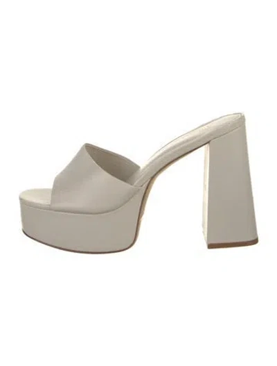 Pre-owned Larroude Leather Slides In Neutral