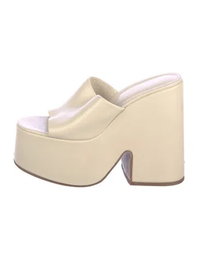 Pre-owned Larroude Leather Slides In Neutral