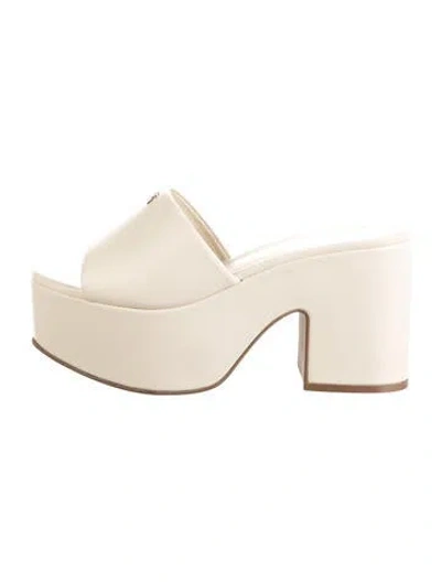 Pre-owned Larroude Leather Slides In Neutrals