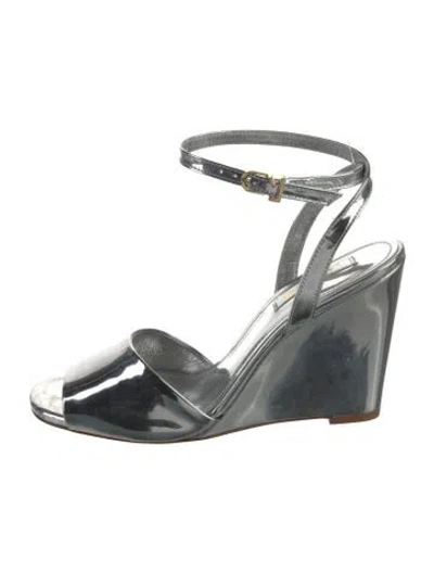 Pre-owned Larroude Patent Leather Sandals