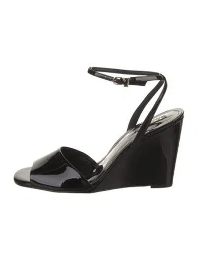 Pre-owned Larroude Patent Leather Sandals In Black