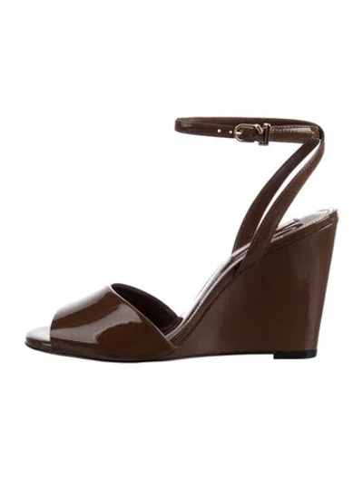 Pre-owned Larroude Patent Leather Sandals In Brown