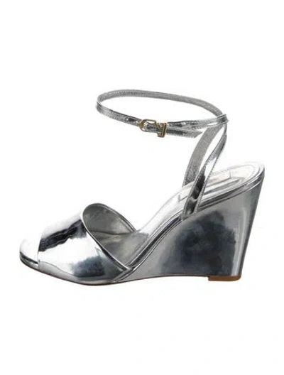 Pre-owned Larroude Patent Leather Sandals In Silver