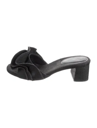 Pre-owned Larroude Sandals In Black