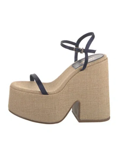 Pre-owned Larroude Straw Sandals In Neutral