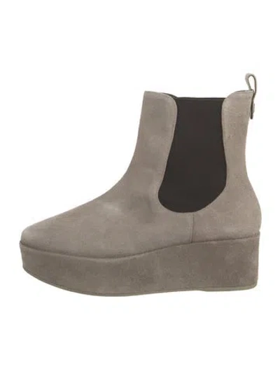Pre-owned Larroude Suede Chelsea Boots In Grey