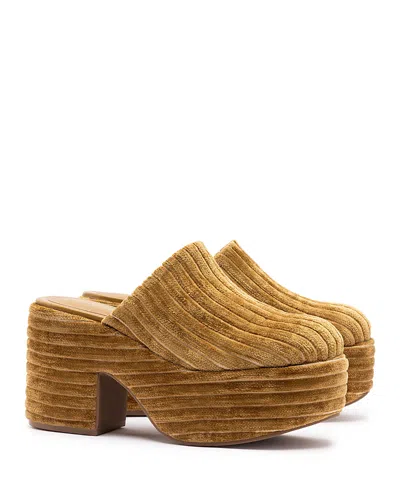 Larroude Women's Miso Platform Clogs In Latte